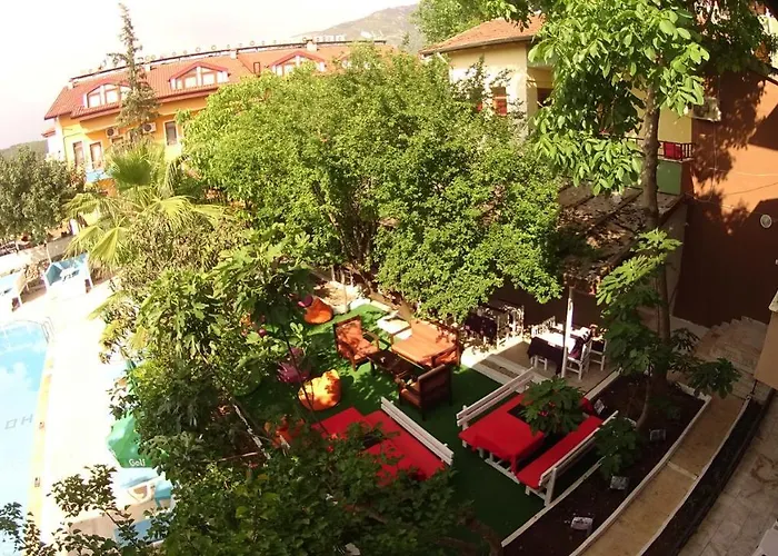Bed and Breakfast New St. Nicholas Garden Ολουντενίζ