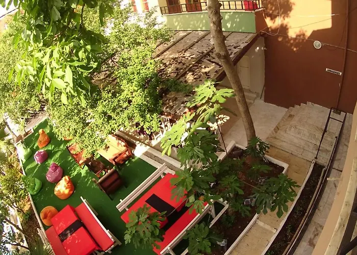 New St. Nicholas Garden * Ολουντενίζ
