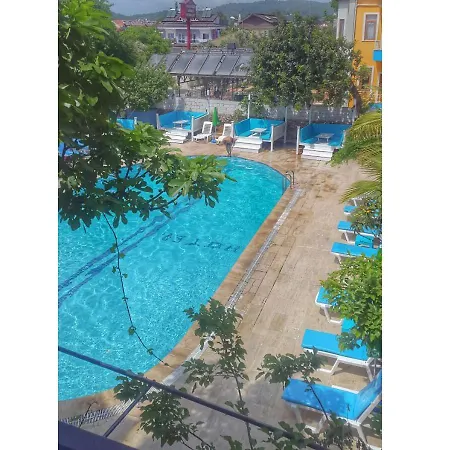 New St. Nicholas Garden Oda ve Kahvaltı *