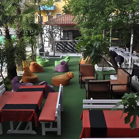 Oda ve Kahvaltı New St. Nicholas Garden *