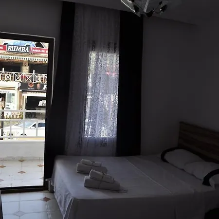 New St. Nicholas Garden Oda ve Kahvaltı