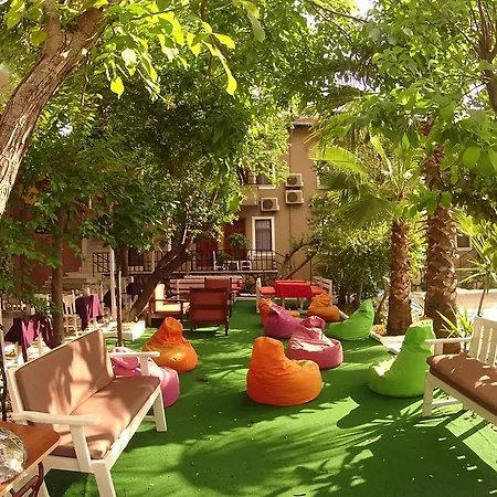 New St. Nicholas Garden *