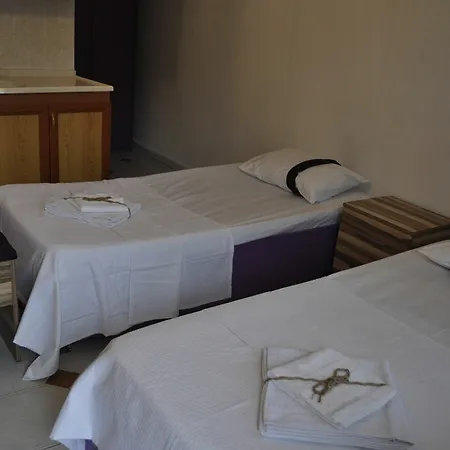 New St. Nicholas Garden Oda ve Kahvaltı *