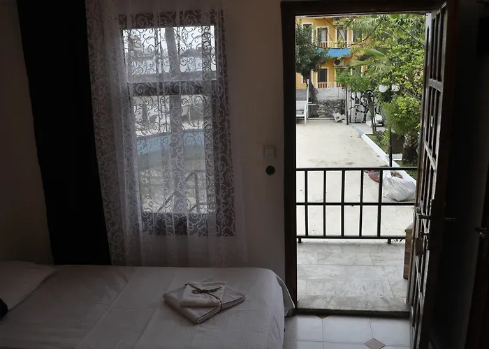 New St. Nicholas Garden Bed & Breakfast