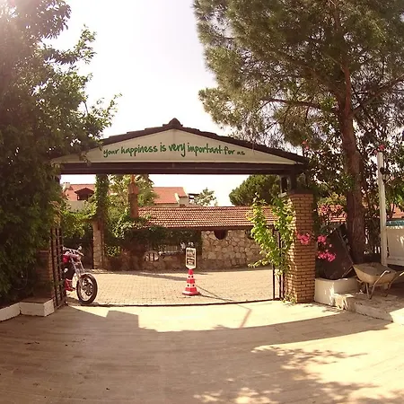 New St. Nicholas Garden Couette-café