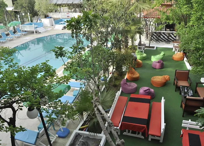 New St. Nicholas Garden