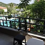 Bed & Breakfast New St. Nicholas Garden *